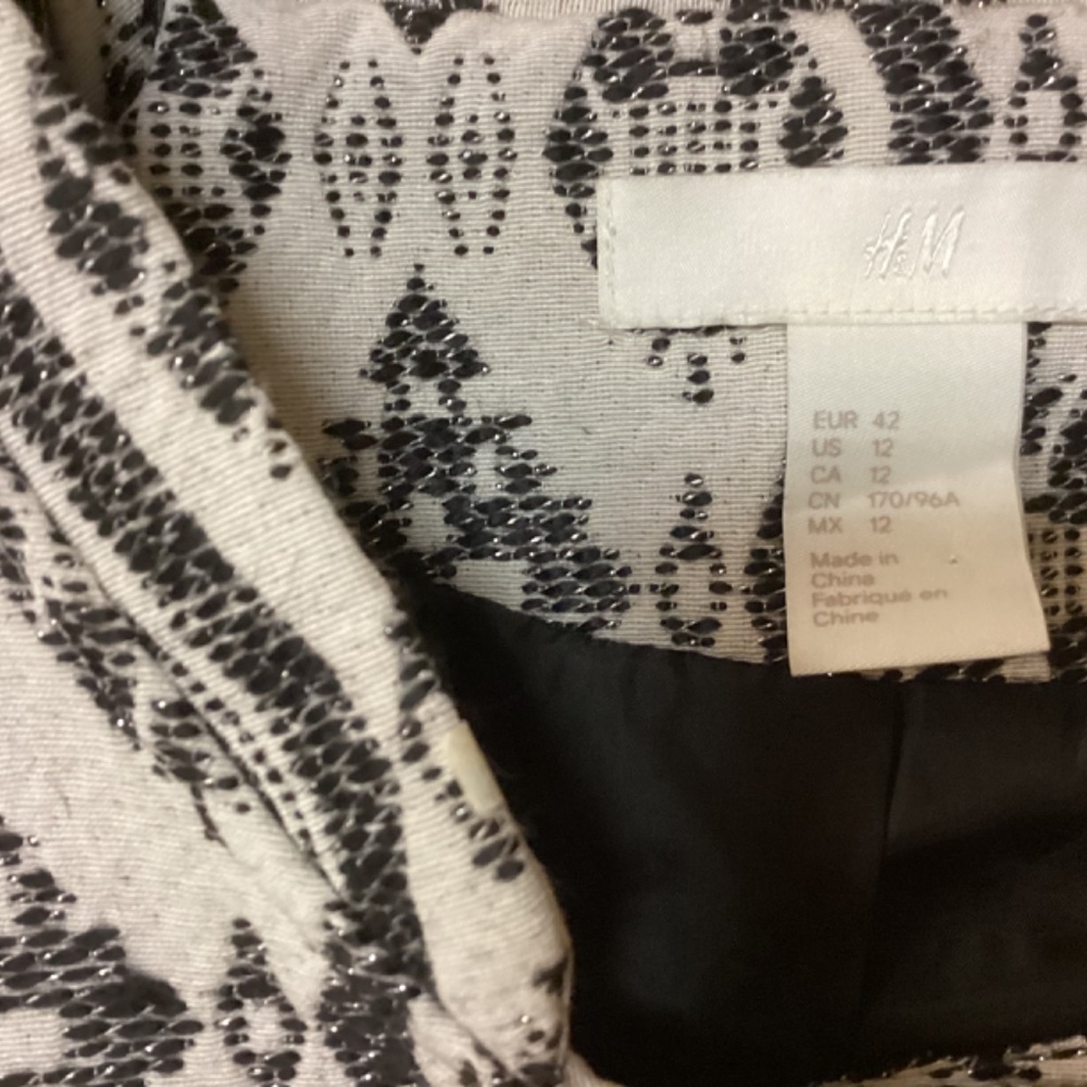 Beautiful jacket - Picture 3 of 3
